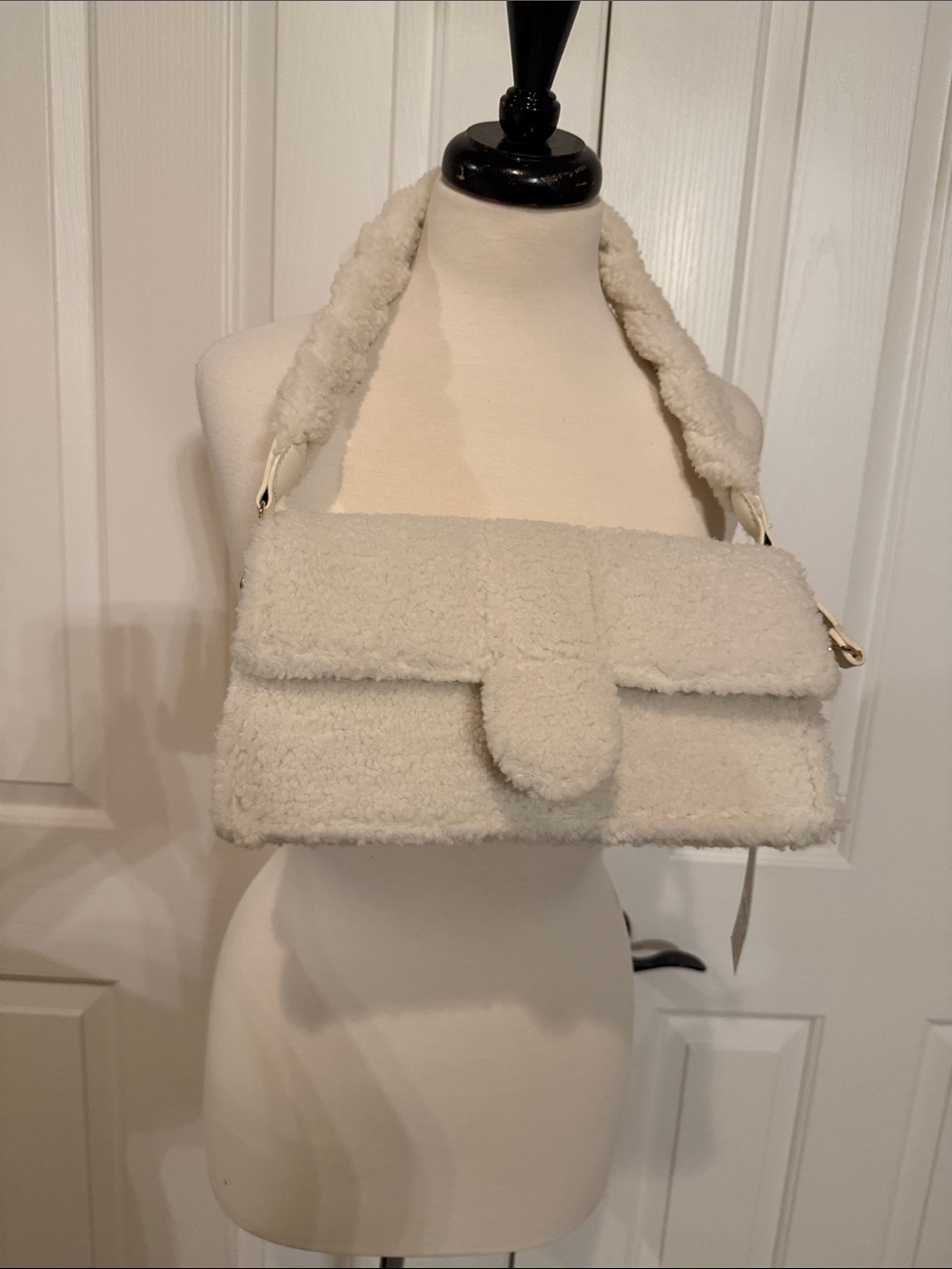 Moda Plush Shearling Shoulder Bag - Off-White